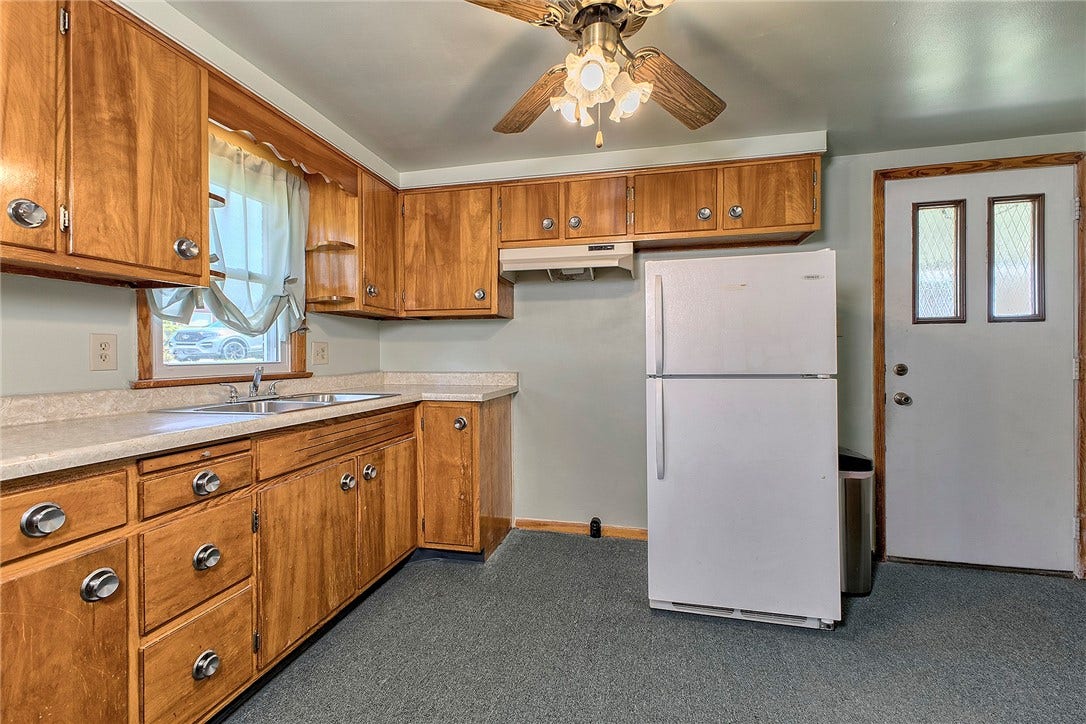 715 Parkview Terrace, Mount Pleasant, PA 15666