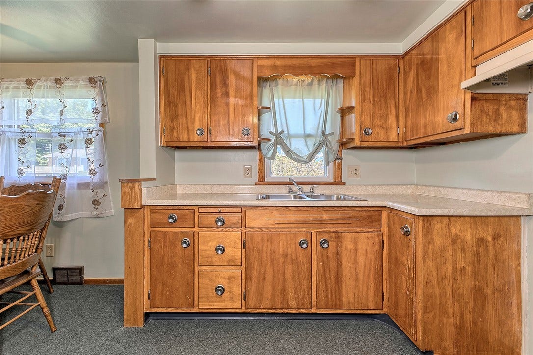 715 Parkview Terrace, Mount Pleasant, PA 15666
