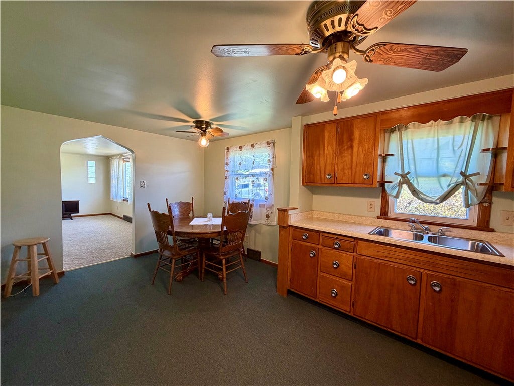 715 Parkview Terrace, Mount Pleasant, PA 15666