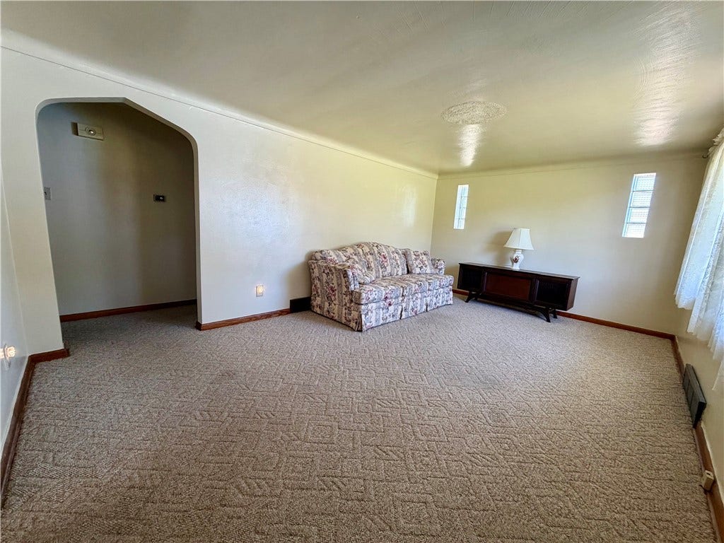 715 Parkview Terrace, Mount Pleasant, PA 15666