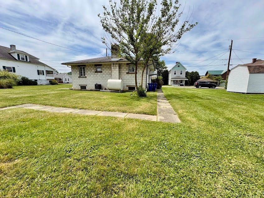 407 Vine St, Connellsville, PA 15425