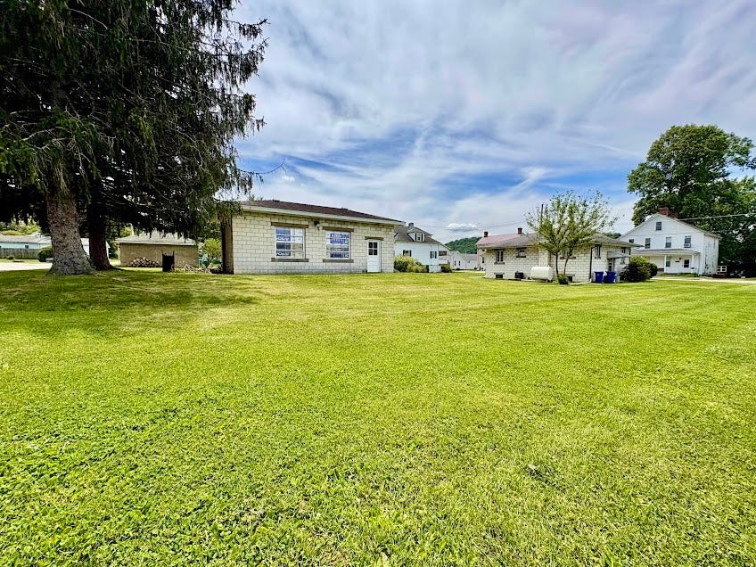 407 Vine St, Connellsville, PA 15425