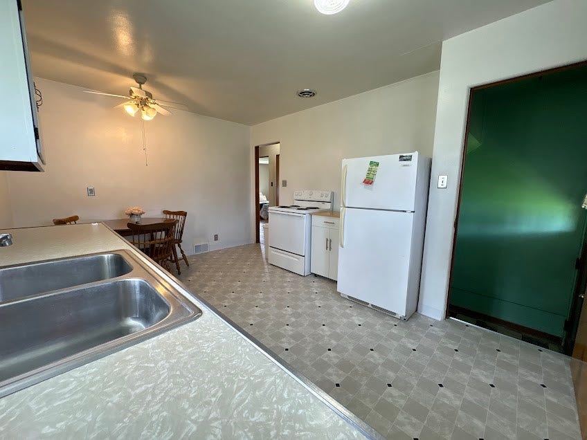 407 Vine St, Connellsville, PA 15425