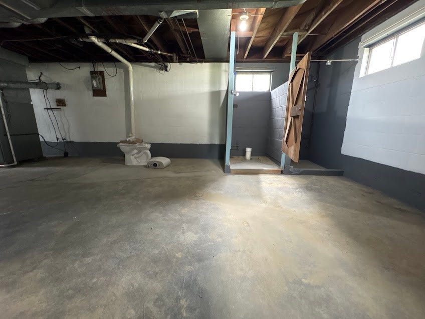 407 Vine St, Connellsville, PA 15425