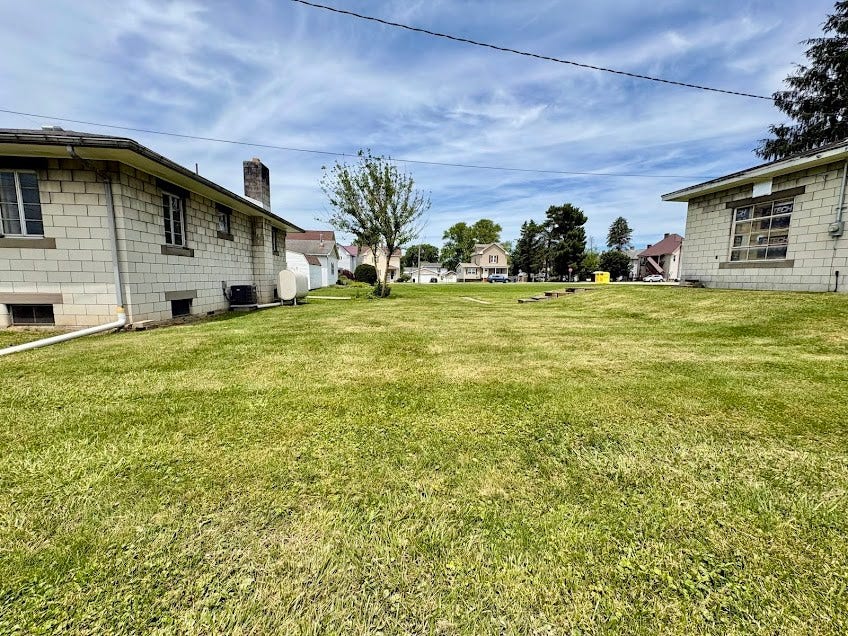 407 Vine St, Connellsville, PA 15425