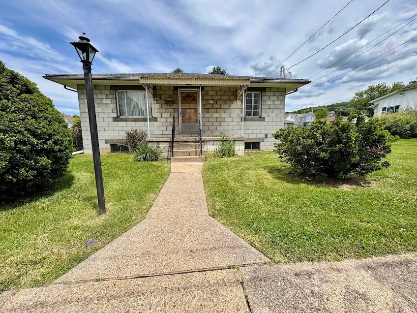 407 Vine St, Connellsville, PA 15425