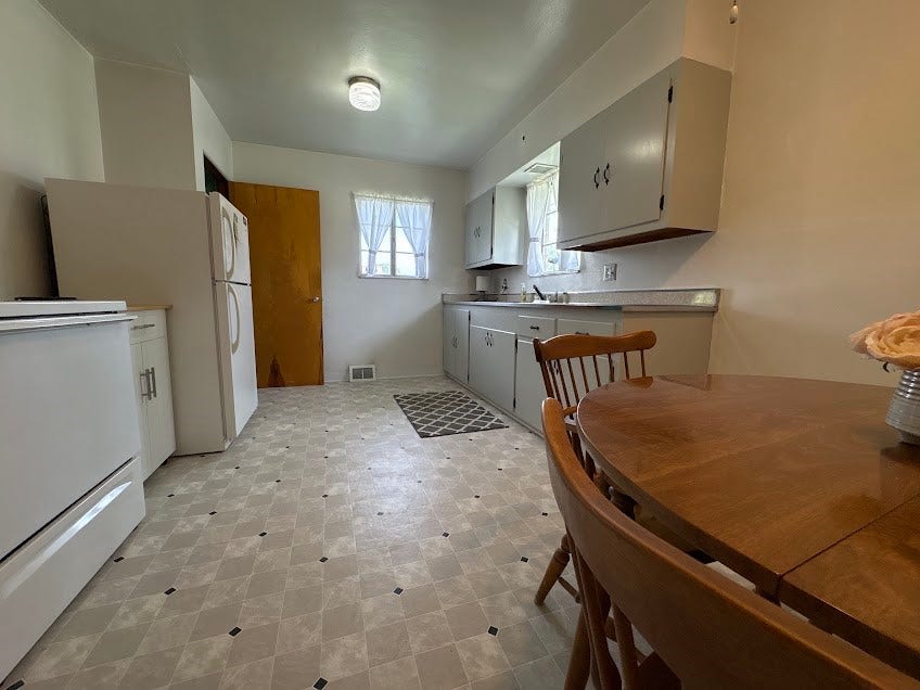 407 Vine St, Connellsville, PA 15425