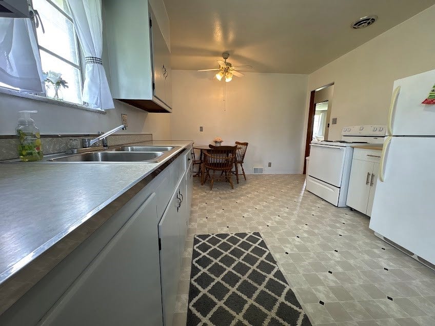 407 Vine St, Connellsville, PA 15425
