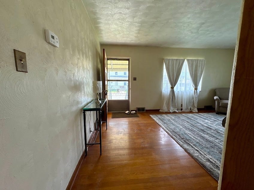 407 Vine St, Connellsville, PA 15425