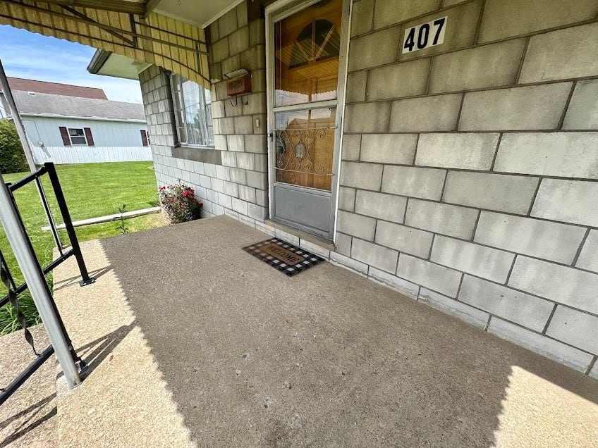 407 Vine St, Connellsville, PA 15425