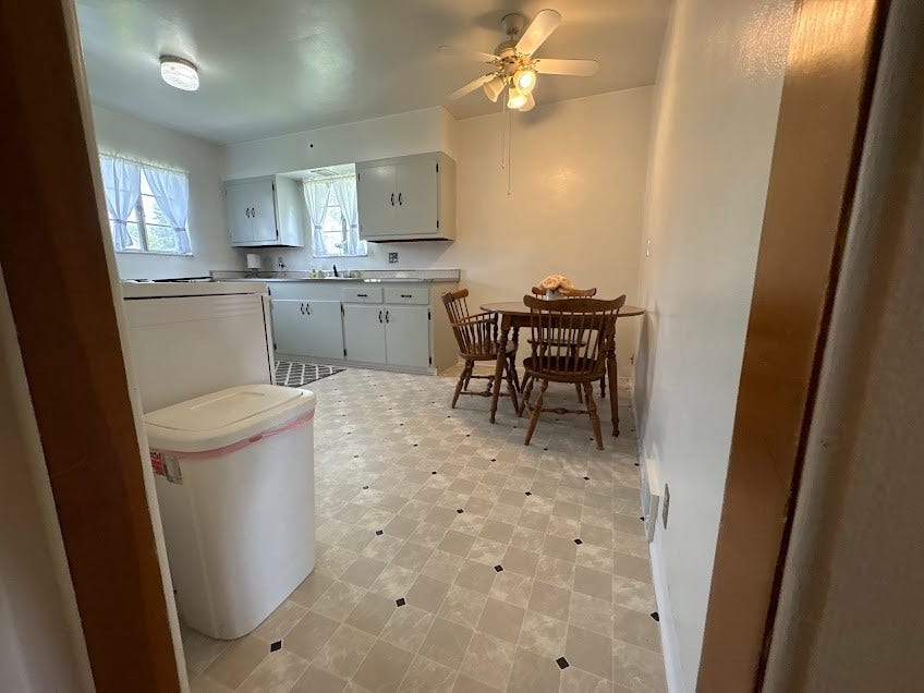 407 Vine St, Connellsville, PA 15425