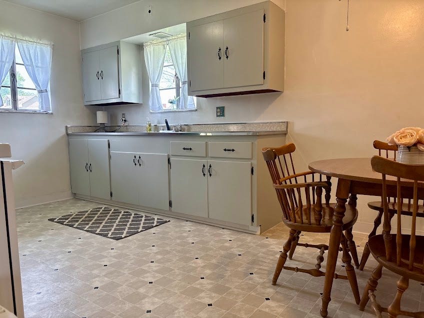 407 Vine St, Connellsville, PA 15425