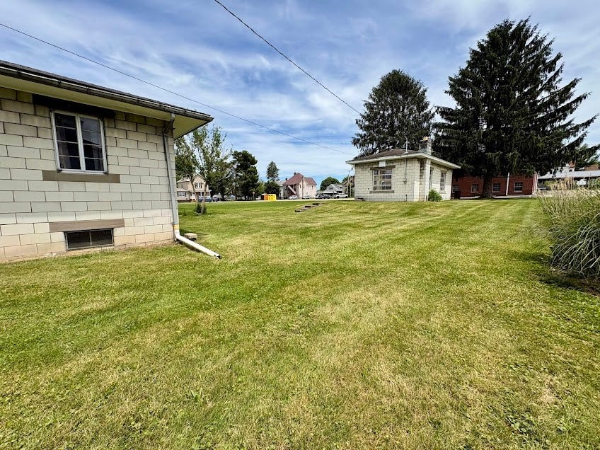 407 Vine St, Connellsville, PA 15425