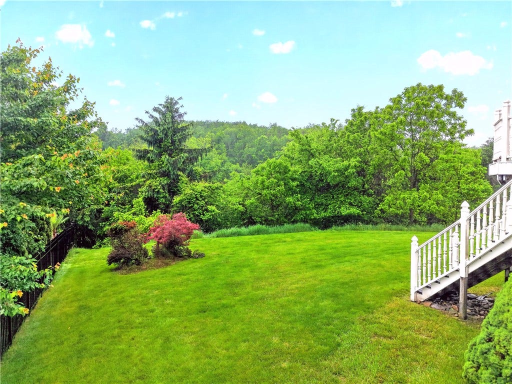 510 Princess Dr, Elizabeth, PA 15037
