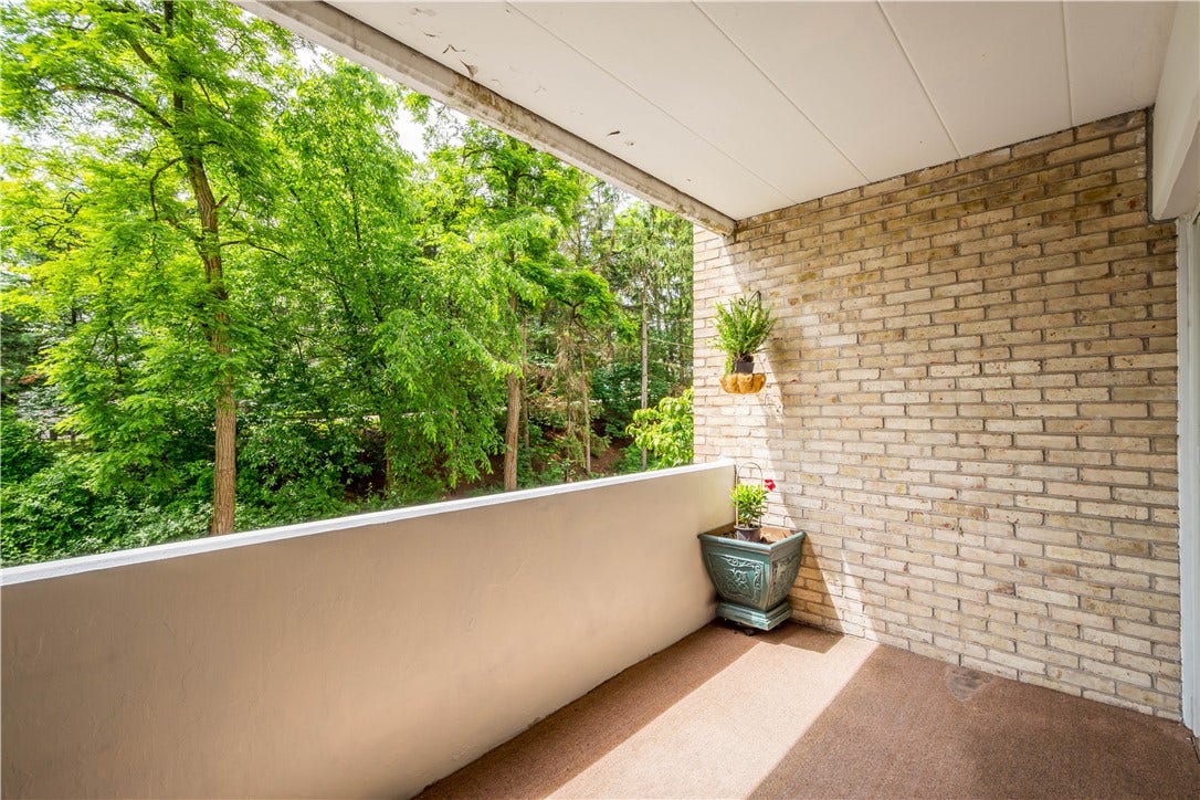 55 Highland Rd, #205, Bethel Park, PA 15102
