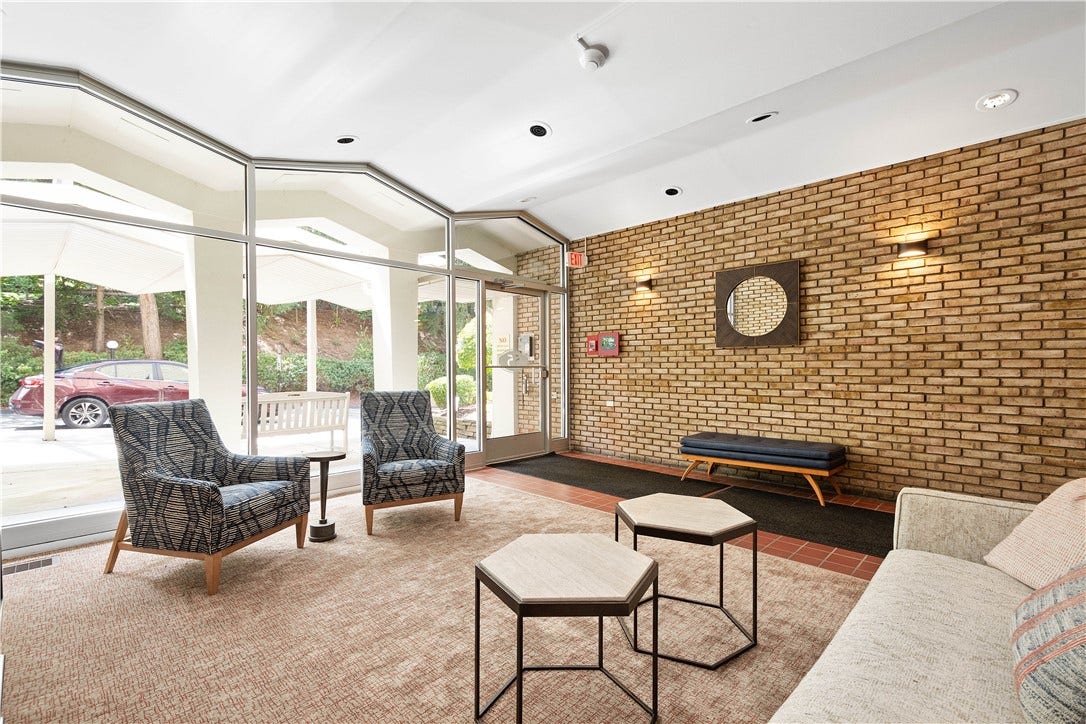 55 Highland Rd, #205, Bethel Park, PA 15102