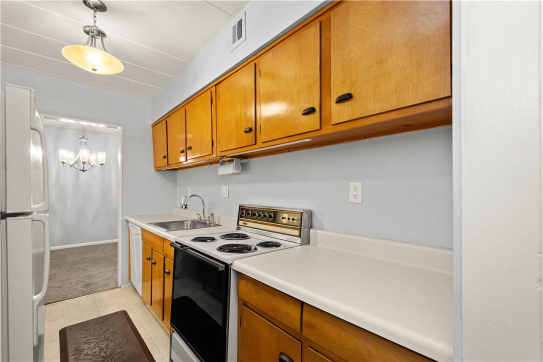 55 Highland Rd, #205, Bethel Park, PA 15102