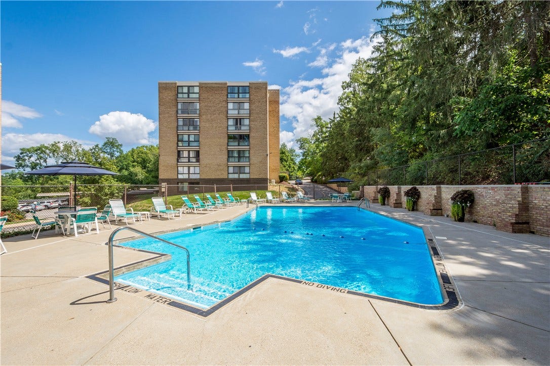 55 Highland Rd, #205, Bethel Park, PA 15102