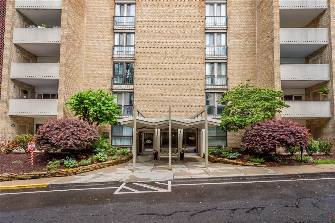 55 Highland Rd, #205, Bethel Park, PA 15102