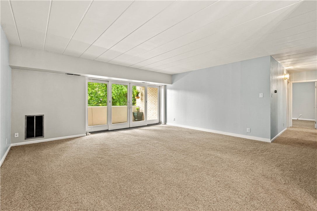 55 Highland Rd, #205, Bethel Park, PA 15102