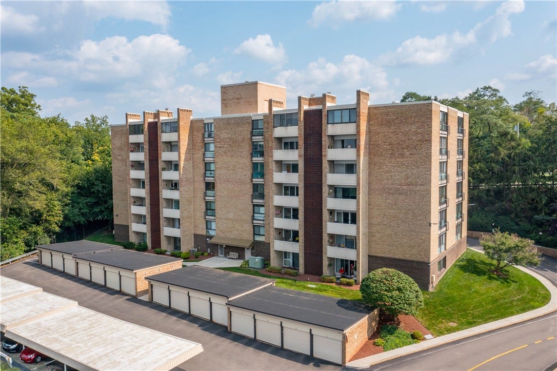 55 Highland Rd, #205, Bethel Park, PA 15102