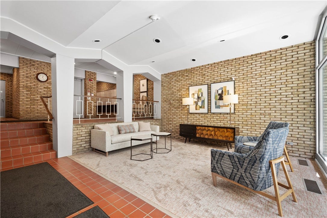 55 Highland Rd, #205, Bethel Park, PA 15102