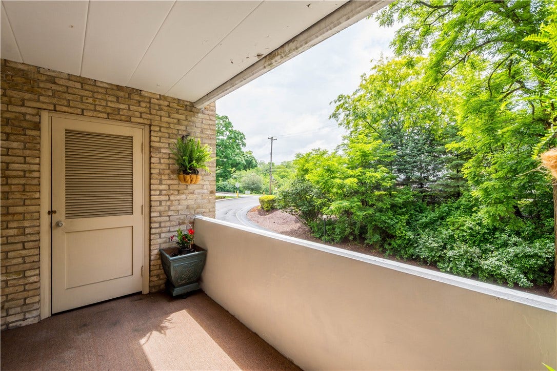55 Highland Rd, #205, Bethel Park, PA 15102