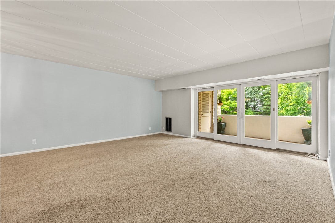 55 Highland Rd, #205, Bethel Park, PA 15102