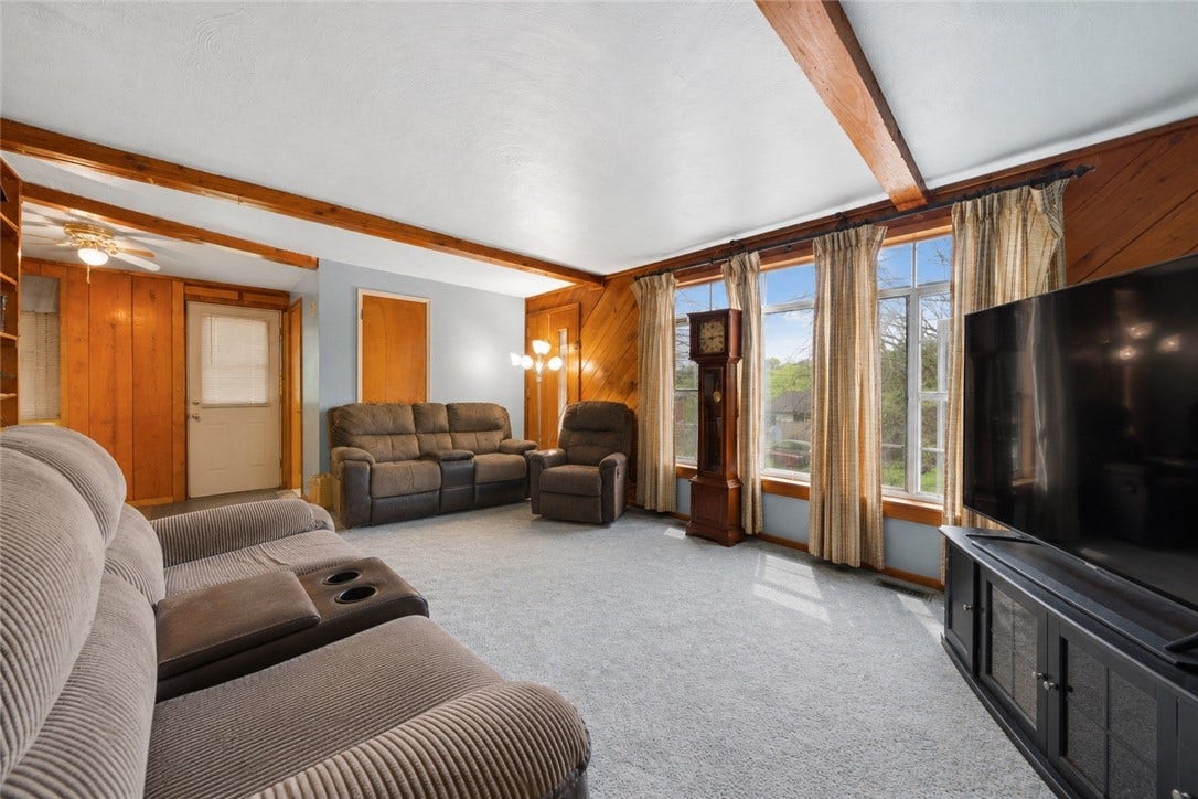 1200 Robbie Dr, Irwin, PA 15642