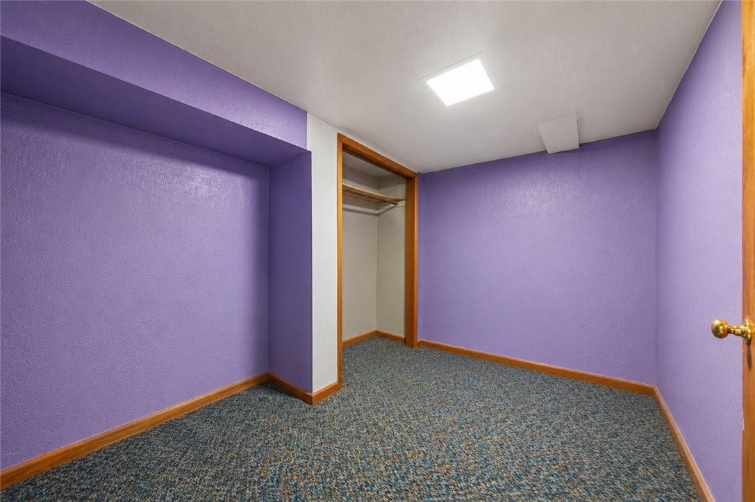1200 Robbie Dr, Irwin, PA 15642