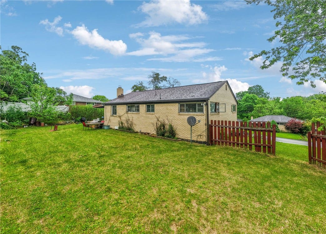 1200 Robbie Dr, Irwin, PA 15642