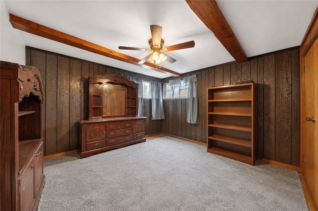 1200 Robbie Dr, Irwin, PA 15642