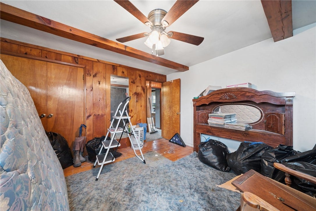 1200 Robbie Dr, Irwin, PA 15642