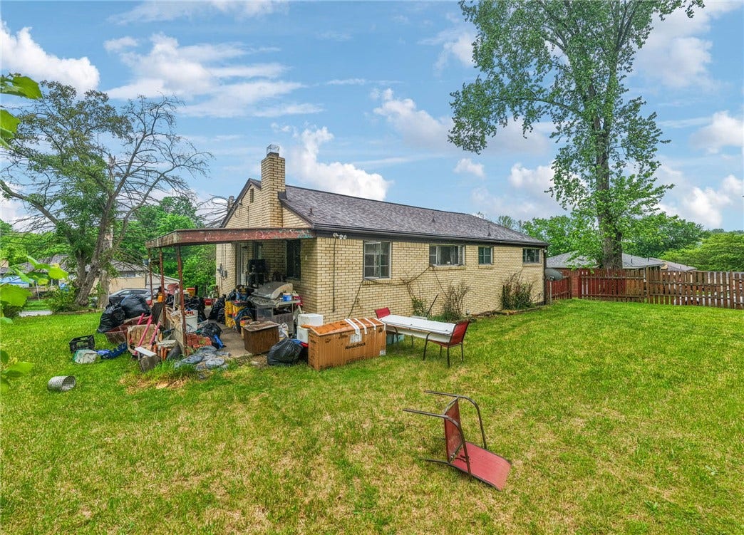 1200 Robbie Dr, Irwin, PA 15642