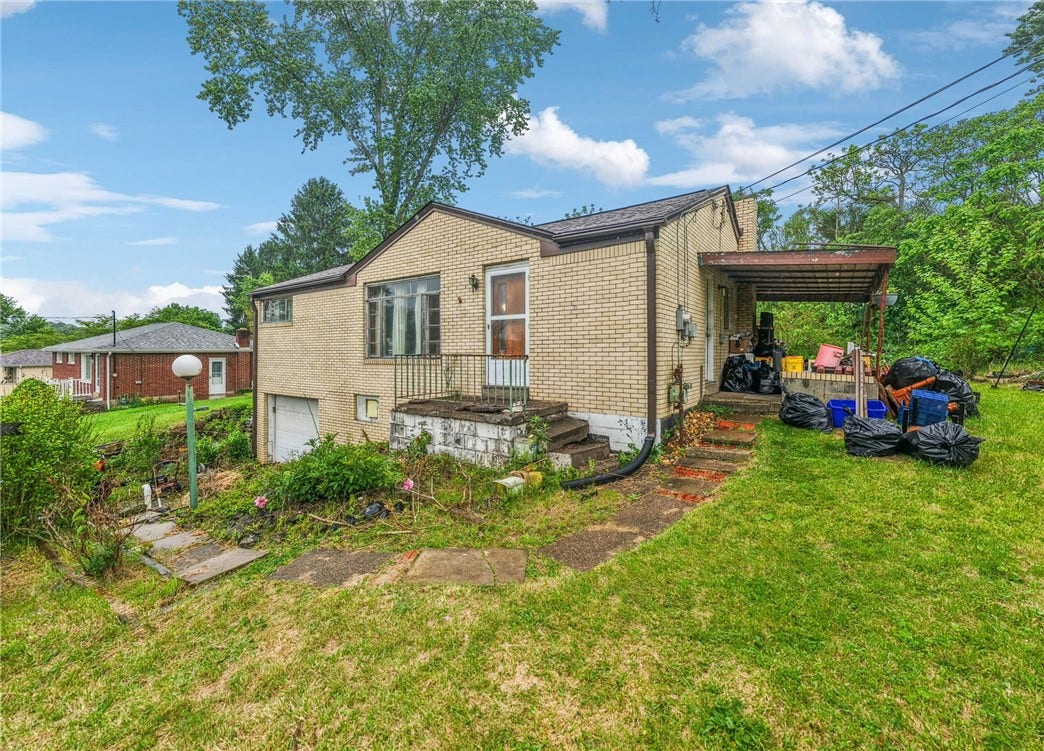 1200 Robbie Dr, Irwin, PA 15642