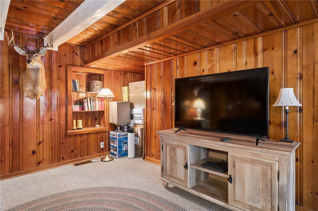 2651 Radebaugh Rd, Jeannette, PA 15644