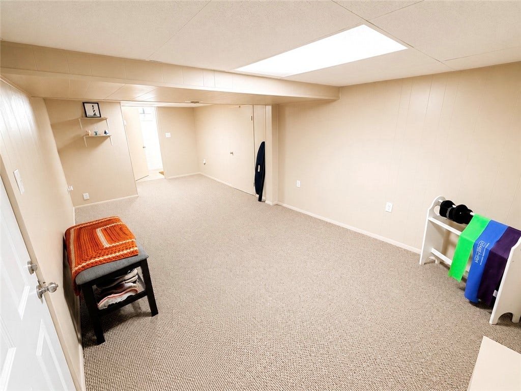 1 Loch Lomond Street, Uniontown, PA 15401