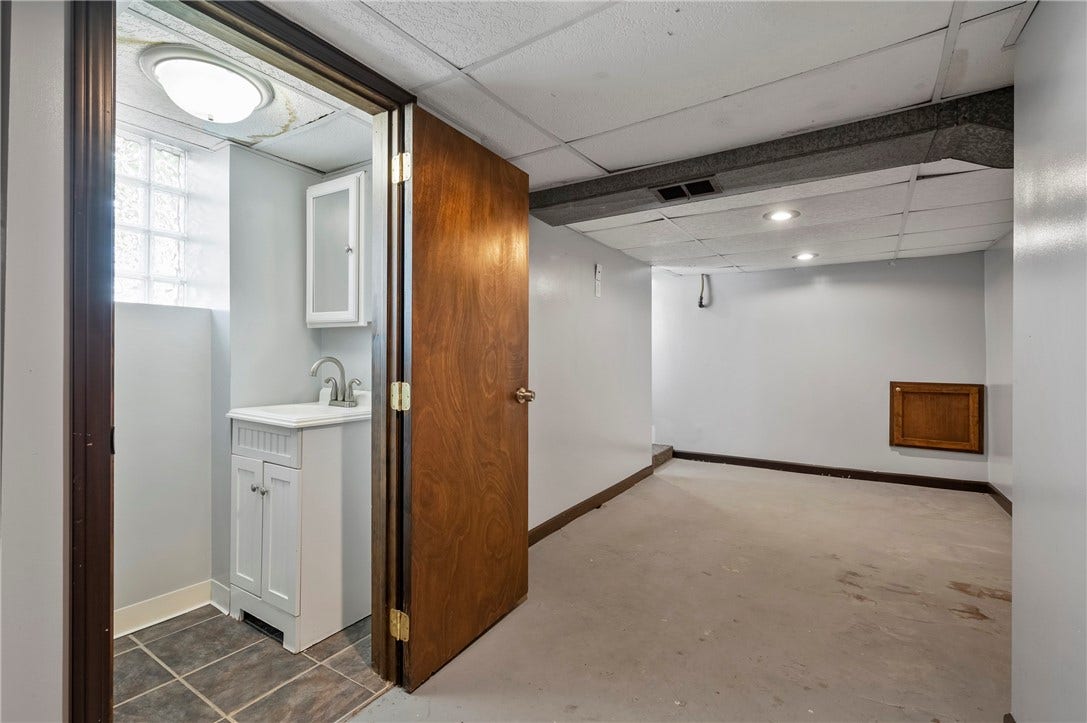421 Sewickley St, Greensburg, PA 15601
