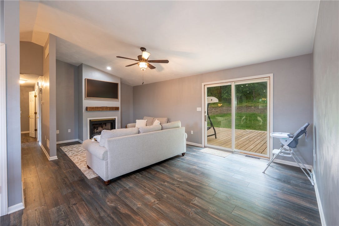 1053 New London Dr, Greensburg, PA 15601