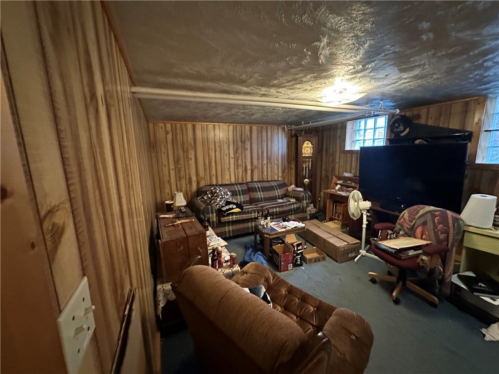311 Margaret St, Jeannette, PA 15644