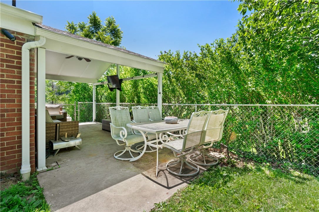 5690 Florida Ave, Bethel Park, PA 15102