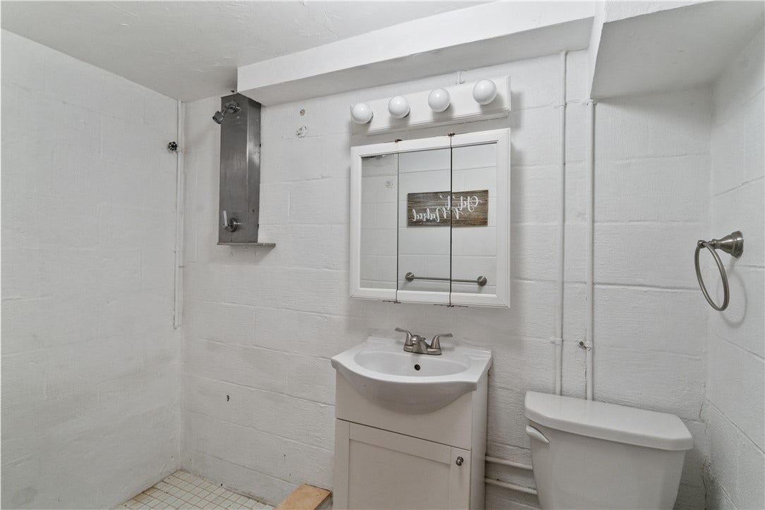 5690 Florida Ave, Bethel Park, PA 15102