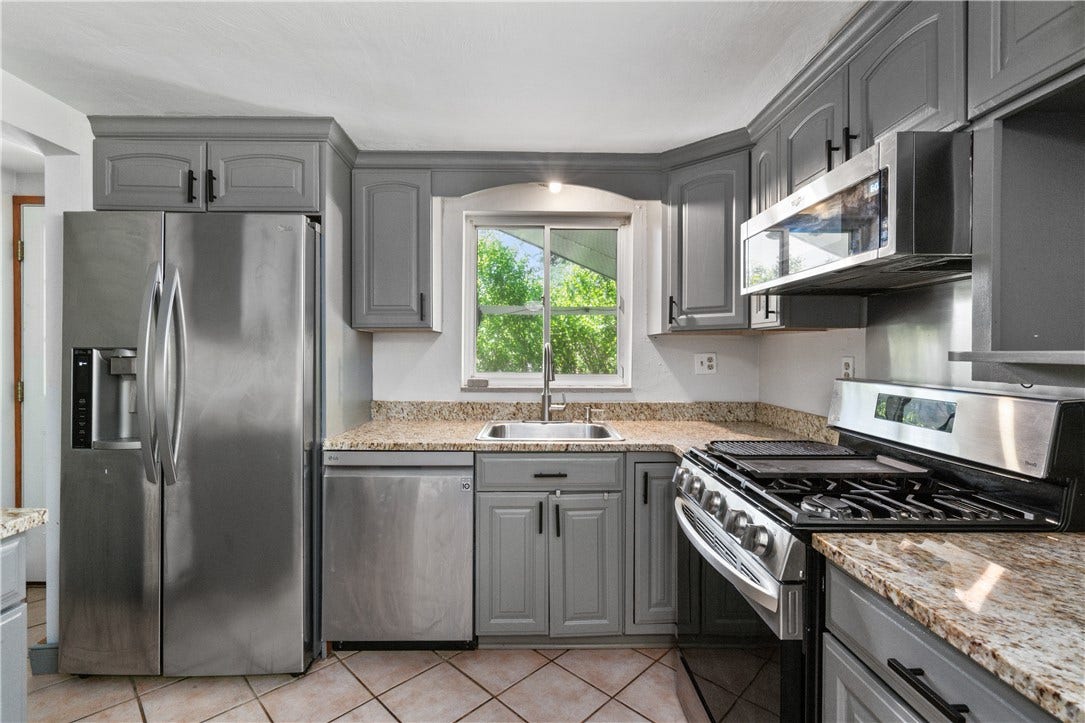5690 Florida Ave, Bethel Park, PA 15102