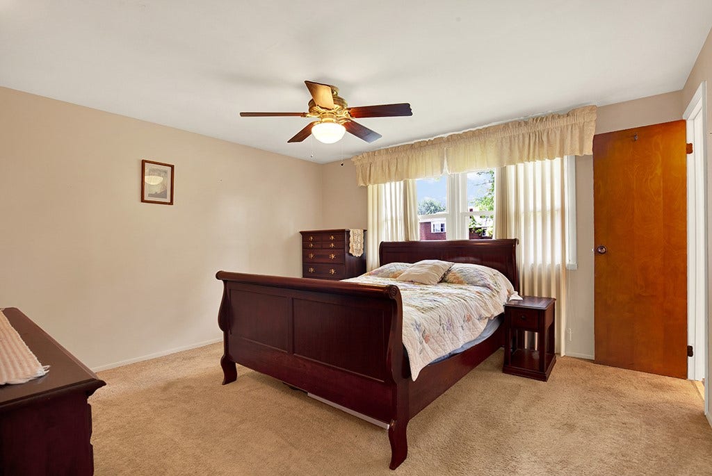 5 Shawnee Dr, Greensburg, PA 15601