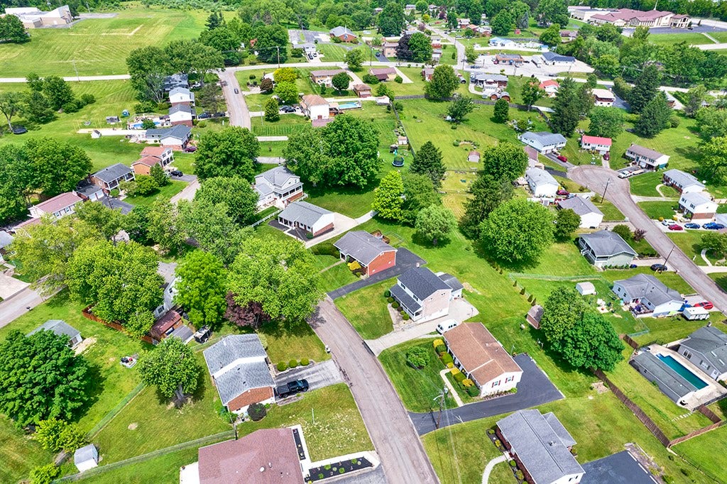 5 Shawnee Dr, Greensburg, PA 15601