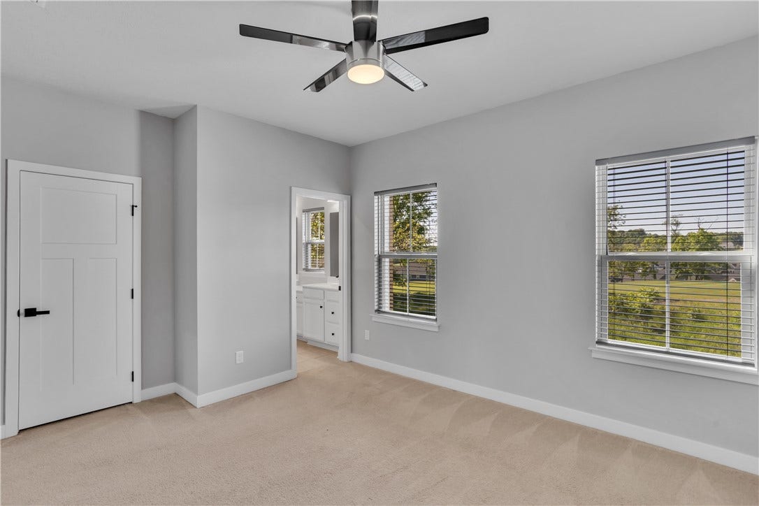 6004 Augusta Ln, Jeannette, PA 15644