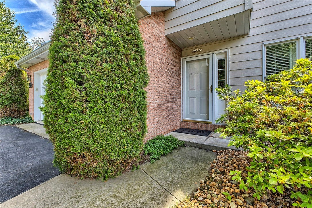 50 Lakeridge Drive, Greensburg, PA 15601