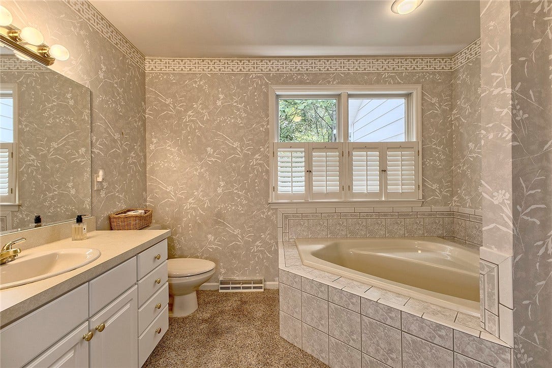 50 Lakeridge Drive, Greensburg, PA 15601