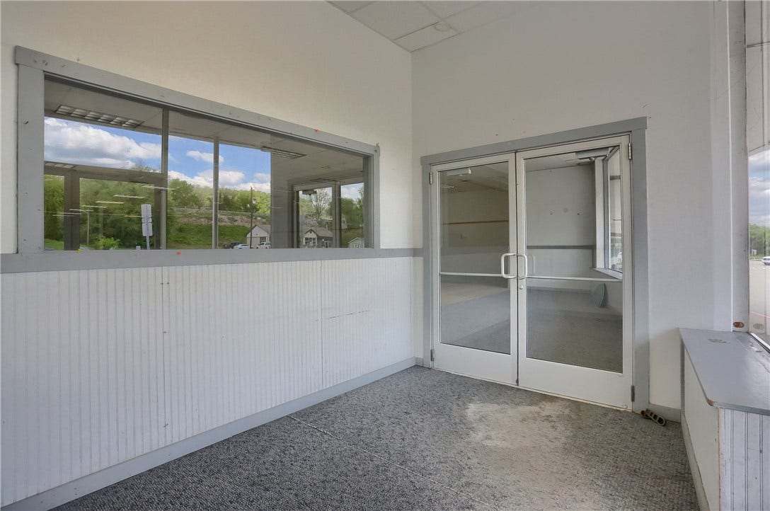 1729 B Rostraver Rd, Belle Vernon, PA 15012