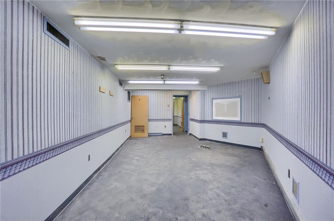 1729 B Rostraver Rd, Belle Vernon, PA 15012